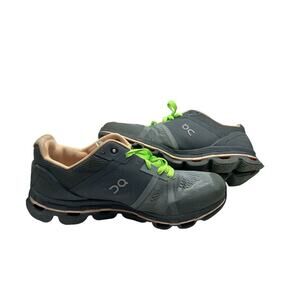 On Cloud Woman’s Running Shoe Green‎ Sea Almond Size 9.5